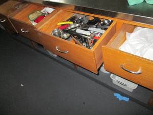 lot K302 image: All contents of cafeteria cupboards, see pictures