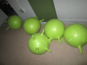lot C316 image: Lot of exercise bounce balls