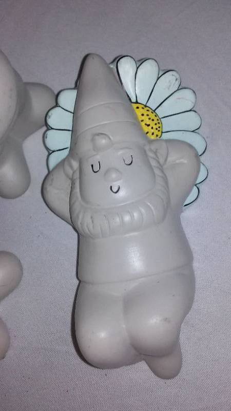 lot 813 image: Ceramic Gnomes (3).