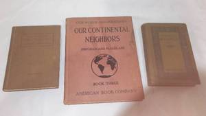 lot 826 image: Vintage Books (3)