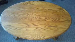 lot 863 image: Oak CoffeeAccent Table.