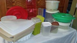 lot 875 image: Assorted Tupperware, Storage and more.