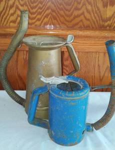 lot 883 image: Huffman Swing spout Half Gallon Oil Can Copper and More.