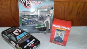 lot 751 image: Richard Petty Bobblehead and More.