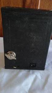 lot 742 image: Vintage Brownie Camera