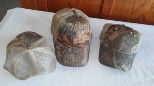 lot 897 image: Camo Hunting Cap (8) New.