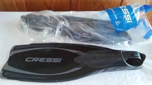 lot 829C image: Cressi Reaction Pro Swim Fins, Scuba Flippers, NEW.