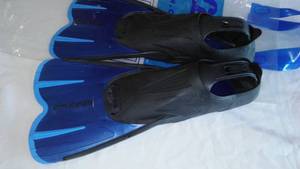 lot 829D image: Cressi Swim Fins, Scuba, Flippers. New.