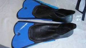 lot 868B image: Cressi Swim Fins.