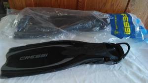 lot 868D image: Cressi Swim Fins, Scuba, Flippers, New.