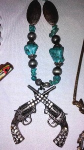 lot 923 image: Jewelry - Turquois, Gold Colored Chain & More