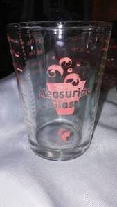 lot 928 image: Vintage Gemco Measuring Glass And More.