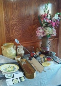 lot 929 image: Decor, Red Wing Plate  Big Lot Of Cool Stuff.