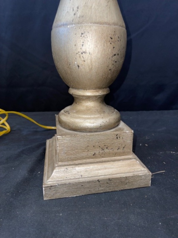 Table lamp