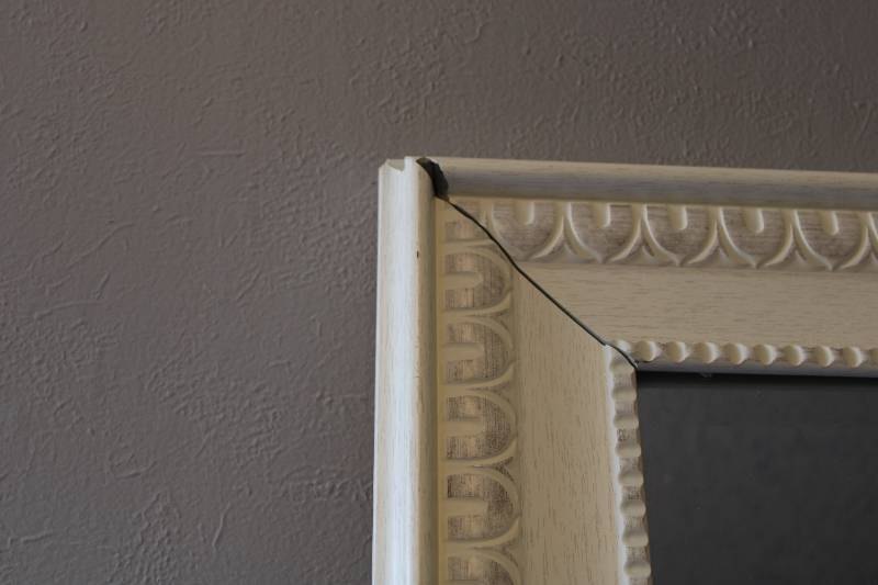 White decorative mirror