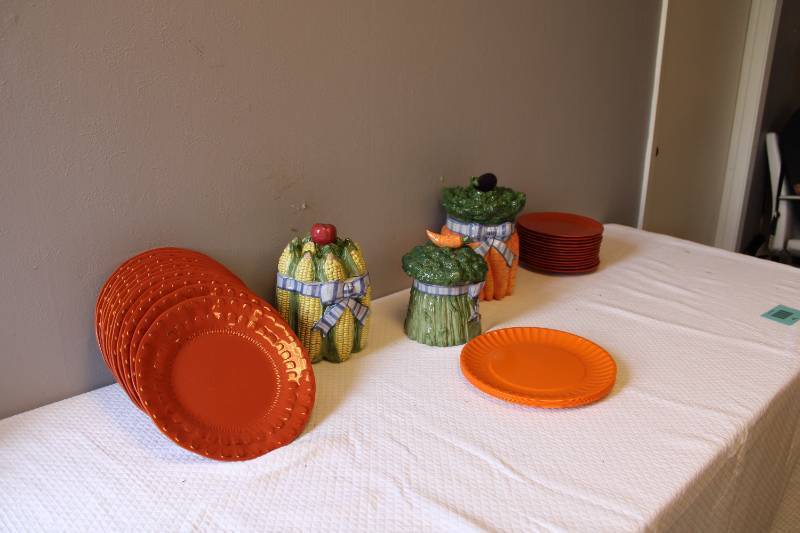 Paper plate holders, 3 ceramic vegetable containers, large and small matching plastic plates