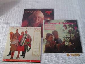 lot 7 image: Vintage Christmas Vinyl Record Collection