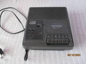 lot 16 image: Vintage Bell & Howell Tape Recorder