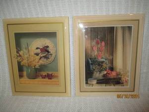 lot 48 image: Set of Two Framed Decorative Prints