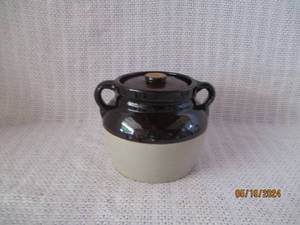 lot 60 image: Vintage Stoneware Crock with Lid