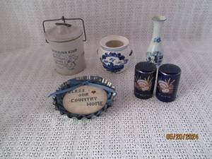 lot 71 image: Country-Themed Ceramic and Porcelain Home Decor Lot