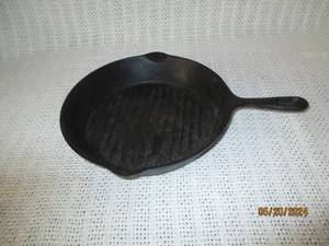 lot 75 image: MasterClass Cast Iron Grill Pan