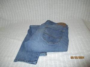 lot 136 image: Mens Blue Denim Jeans
