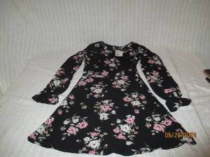 lot 144 image: H&M Black Floral Long Sleeve Dress - Size S