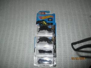 lot 154 image: Hot Wheels Batman Vehicle Collection Lot