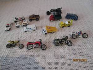 lot 167 image: Lot of Assorted Die-Cast Toy Vehicles and Motorcycles