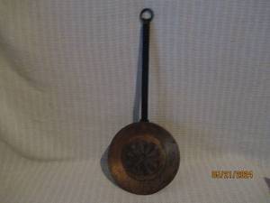 lot 187 image: Antique Brass and Iron Bed Warmer