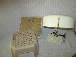 lot 318 image: Scale, stool and lamp