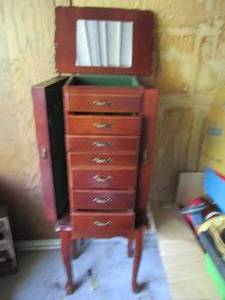 lot 341 image: Jewlery chest