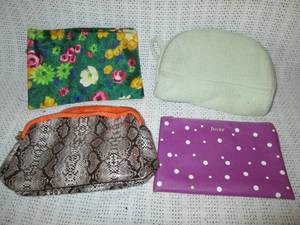lot 352 image: Make up bags