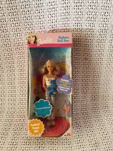 lot 233 image: Fashion doll pen