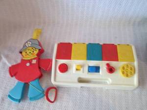 lot 239 image: Vintage Playskool Poppin Pals Toy Set