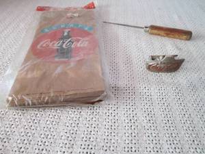lot 244 image: Vintage Coca-Cola Memorabilia Lot
