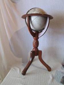 lot 266 image: Vintage Wooden Globe Stand with World Globe