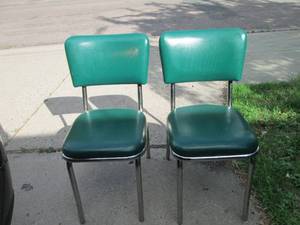 lot 269 image: Set of 2 Green Vinyl and Chrome Dining Chairs