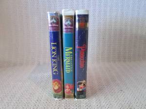 lot 281 image: Collection of 3 Disney Classic VHS Tapes