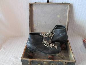lot 300 image: Vintage Hyde Athletic Roller Skates with Original Case
