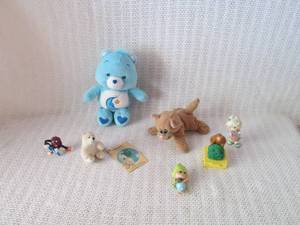 lot 303 image: Assorted Plush Toys and Figurines Lot