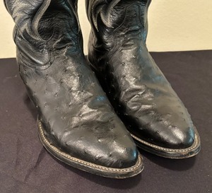 lot 61 image: Tony Lama Hornback Boots