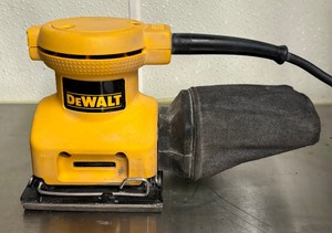 lot 151 image: DeWalt Palm Grip Sander