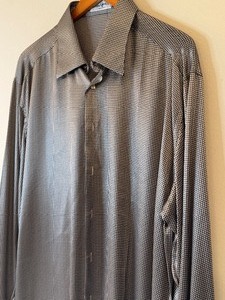 lot 28 image: Mens Vintage Gianni GV Viera Button Down Silk Shirt