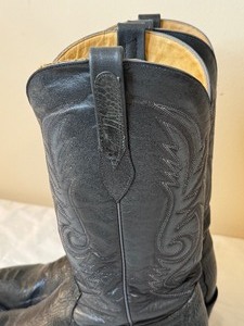 lot 10 image: Corral Boots, Mens Ostrich  Corral Mens Handmade Exotic Western Leg Boots