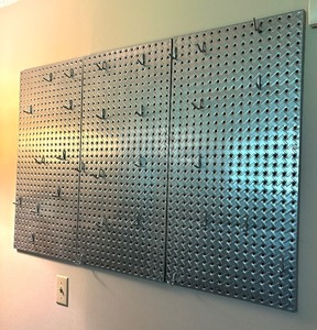 lot 170 image: 3 Piece Metal Wall Mount Organizer