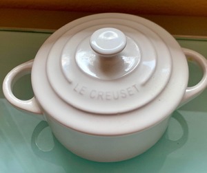 lot 201 image: Small Le Creuset Baking Dish