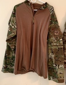 lot 113 image: Mens Camouflage Paintball Activity Shirts  Jackets
