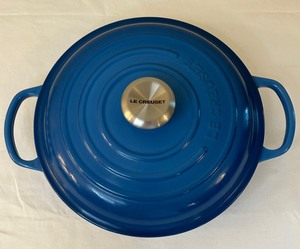 lot 17 image: Le Creuset Signature Enameled 3.5 quart Cast-Iron Braiser